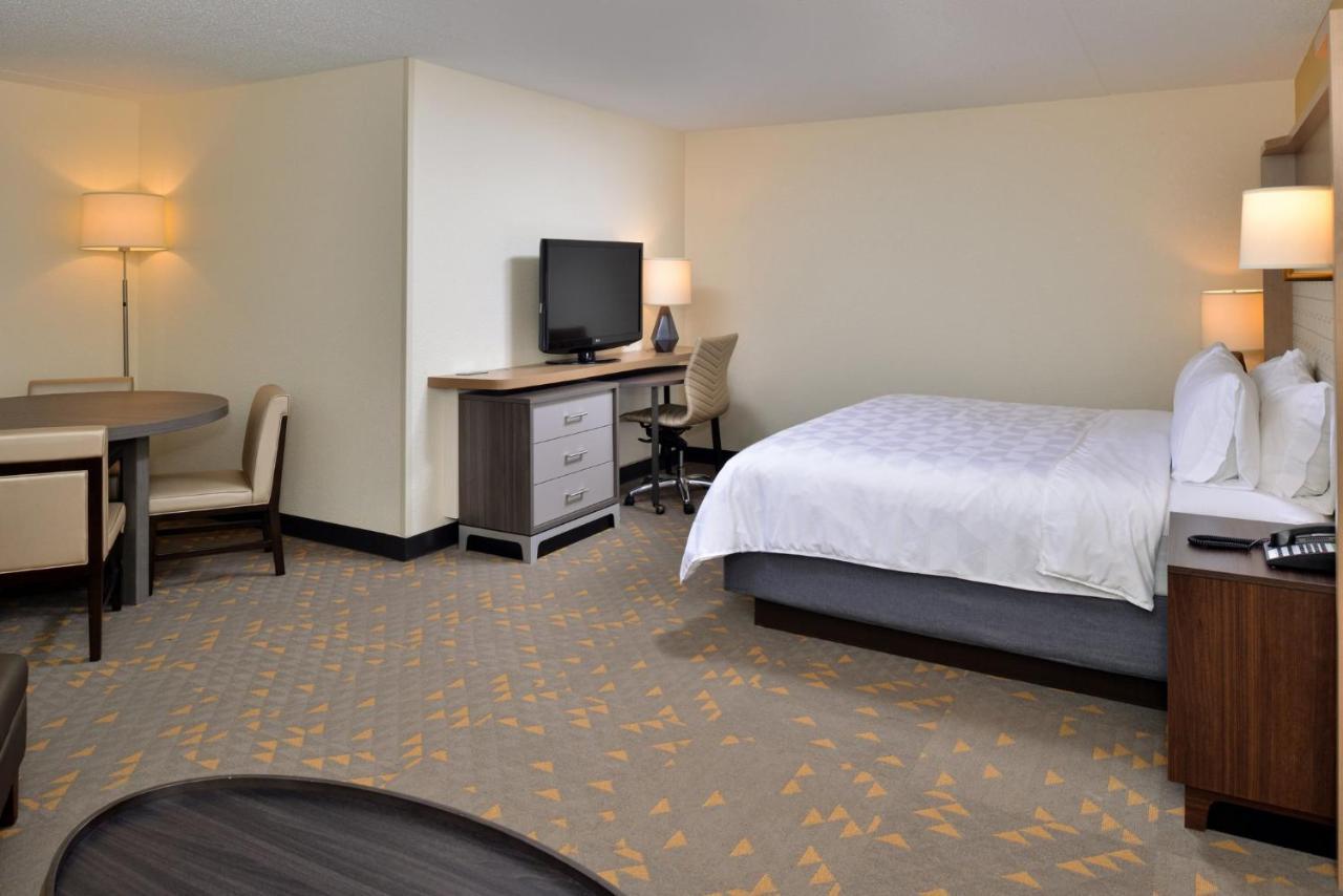 Holiday Inn Hotel & Suites Overland Park-Convention Center By Ihg Ngoại thất bức ảnh