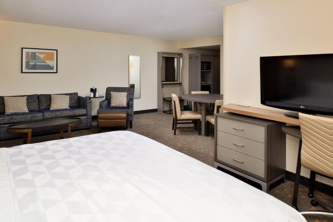 Holiday Inn Hotel & Suites Overland Park-Convention Center By Ihg Ngoại thất bức ảnh