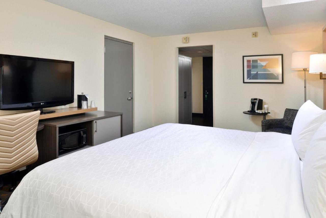 Holiday Inn Hotel & Suites Overland Park-Convention Center By Ihg Ngoại thất bức ảnh