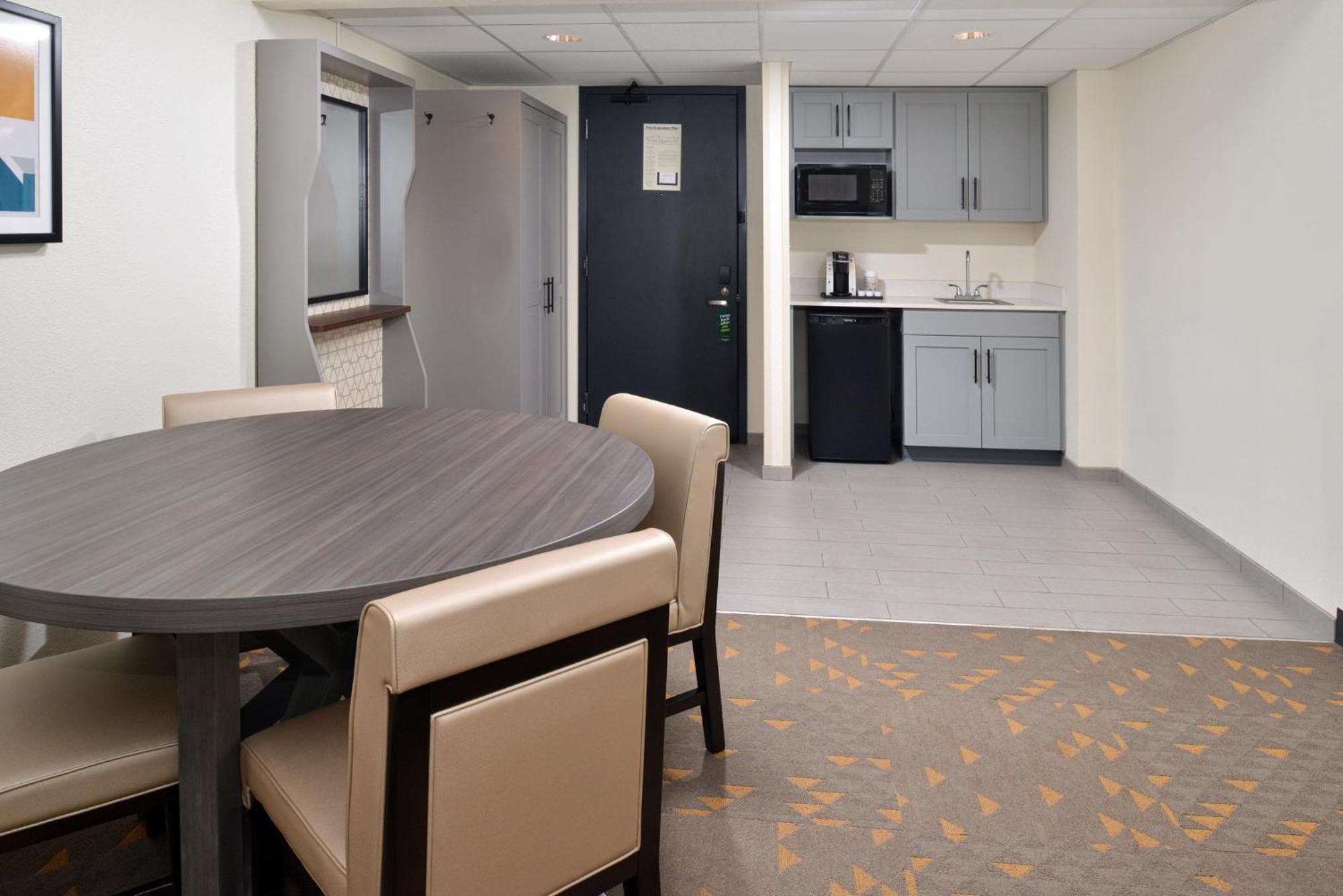 Holiday Inn Hotel & Suites Overland Park-Convention Center By Ihg Ngoại thất bức ảnh